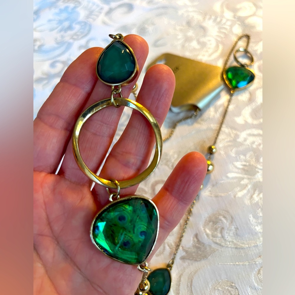 Green and gold long neckless